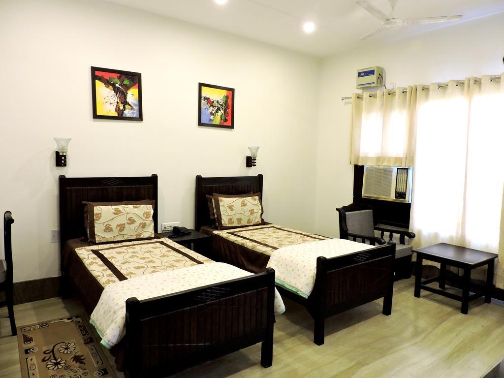 Pearl Of Taj Home Stay Агра Экстерьер фото